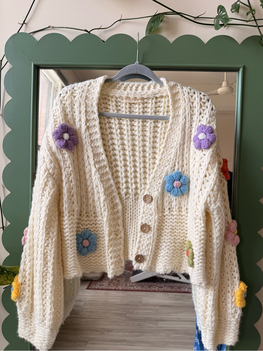 ILLA ILLA Cream Chunky Knit Cardigan with Pastel Flower Appliqués